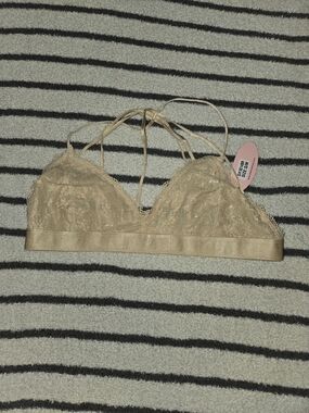 Anemone Lace Bralette in Beige